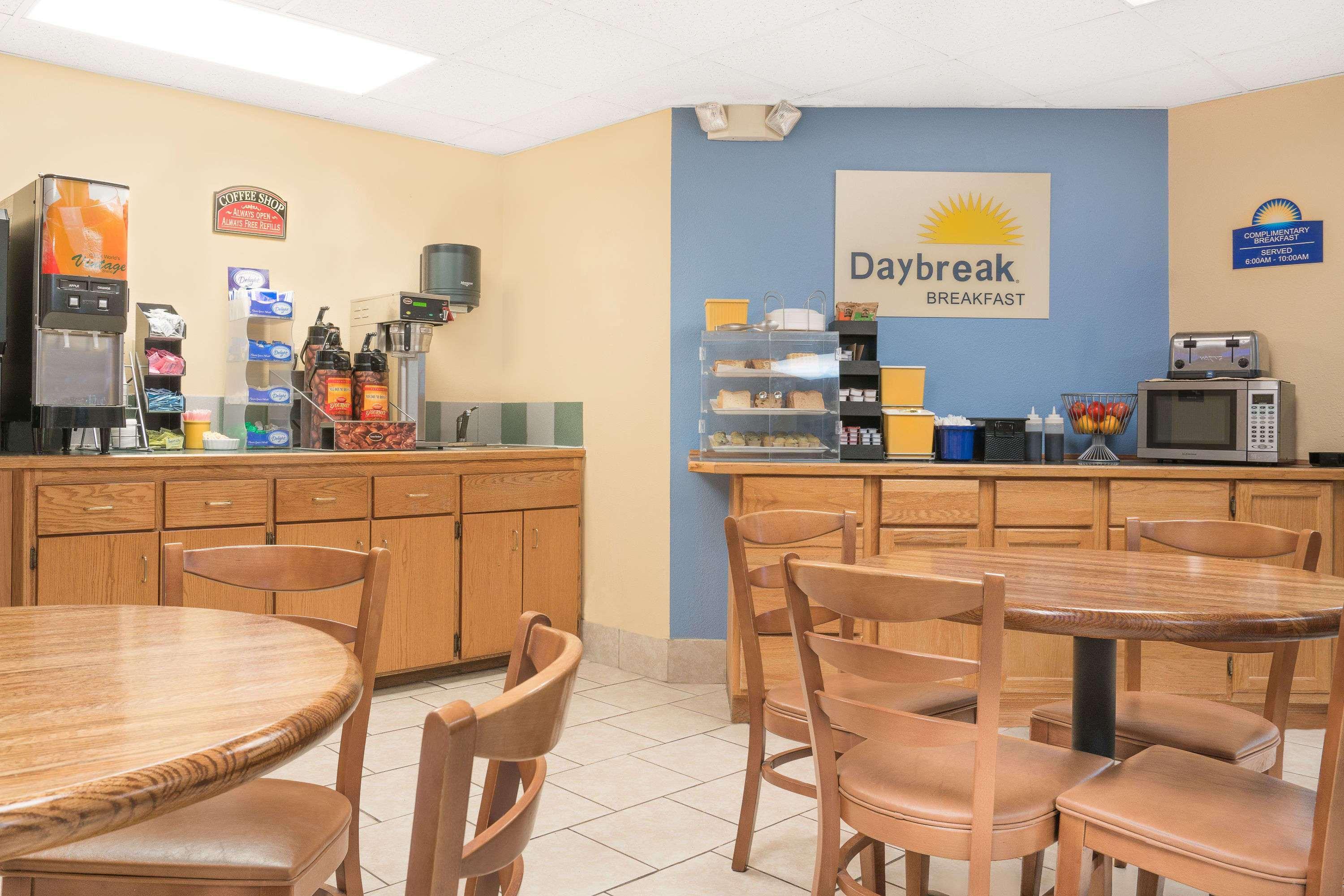 Days Inn By Wyndham Alexandria Mn 외부 사진